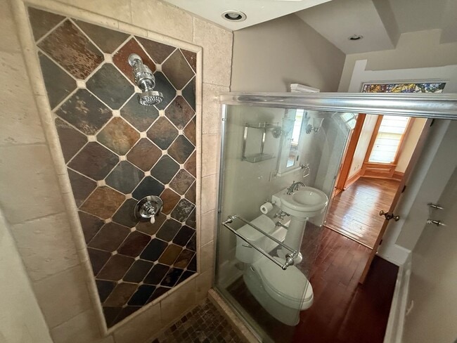 Foto del edificio - Rare Find in Brewer’s Hill – Bright, Chara...
