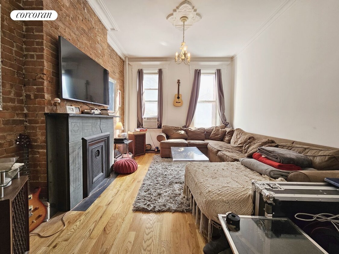 Primary Photo - 104 Bedford Ave