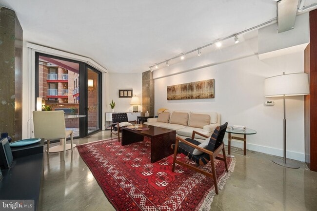 Foto del edificio - 616 E Street NW Unit 256