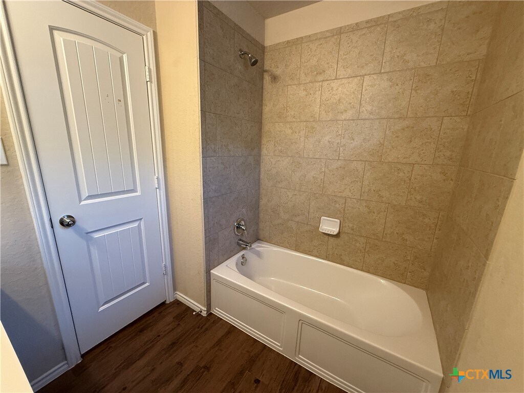 Foto del edificio - 2934 Field Ridge