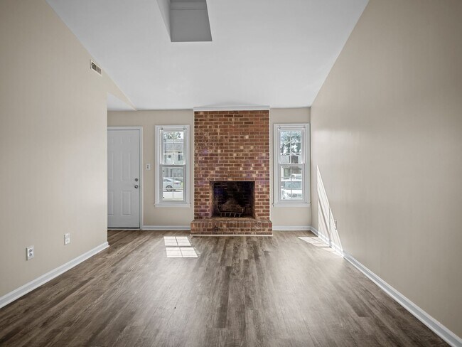 Foto del edificio - 323 W Frances St