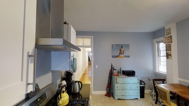 Foto del edificio - 9/1 No Fee! Renovated 3BR near Central/Kendall/Inman