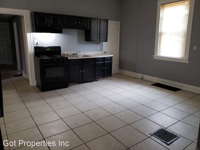 Building Photo - 2 br, 1 bath House - 5714 Helen Avenue