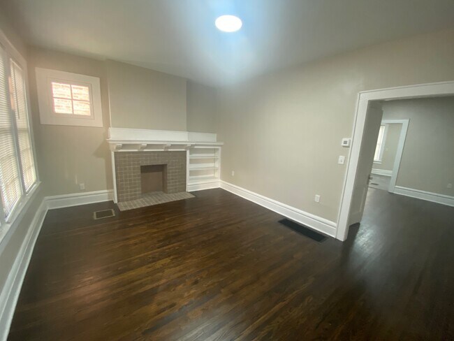 Building Photo - 640 S Champion Ave