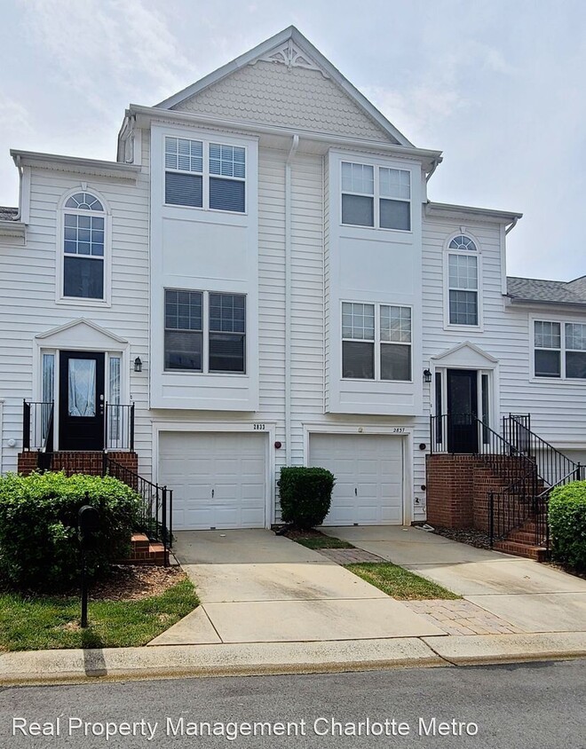 Primary Photo - 2 br, 2.5 bath House - 2833 Avalon Loop Road