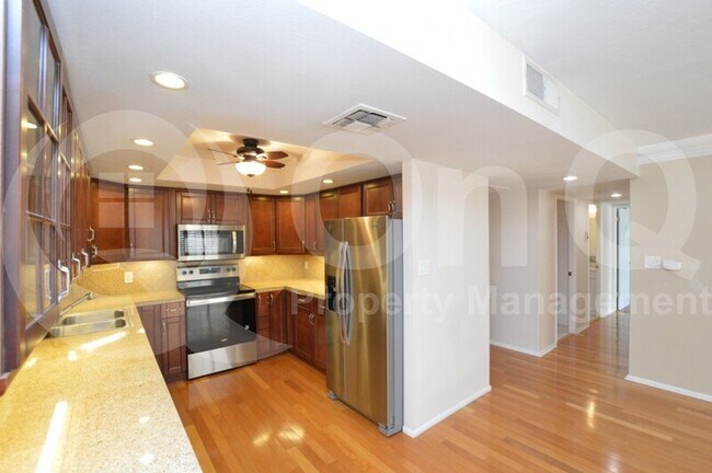 Building Photo - 7830 E Camelback Rd