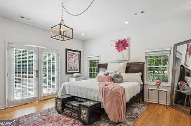 Foto del edificio - 1118 Donnelly Ave SW