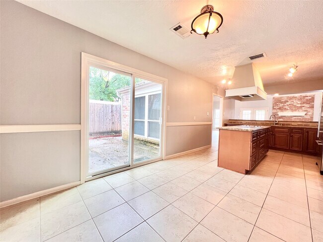 Building Photo - 11407 Briar Rose Dr