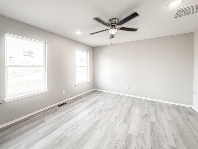 Building Photo - Brand New Home!!