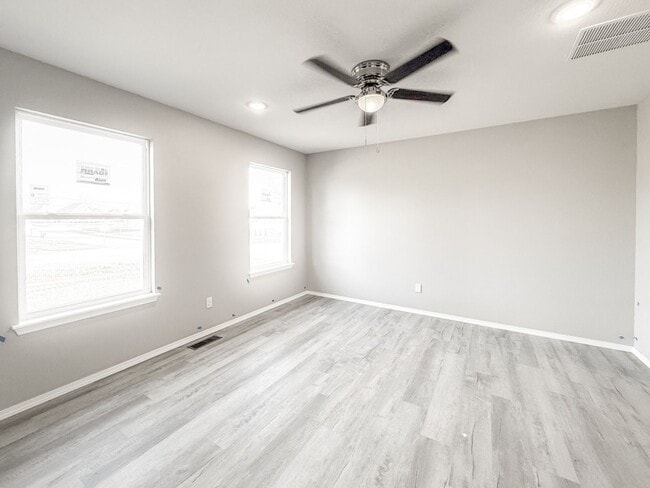 Foto del edificio - Brand New Home!!