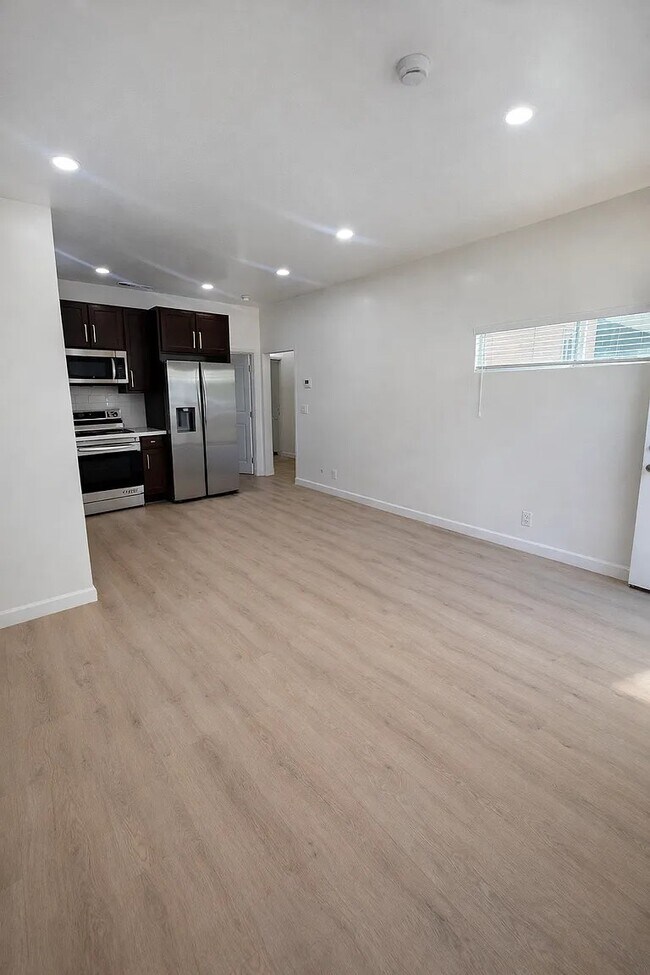 Foto del edificio - 9150 N Columbus Ave
