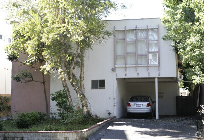 Building Photo - 14926 Dickens St