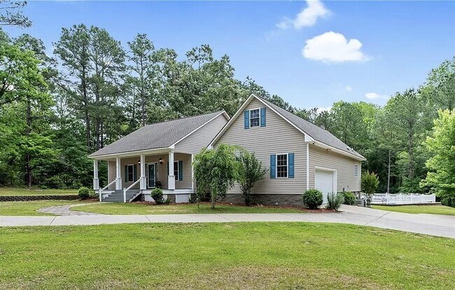 Foto del edificio - 323 Woods Ln