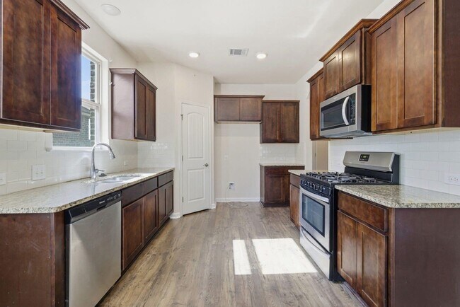 Building Photo - 284 Pipers Ln