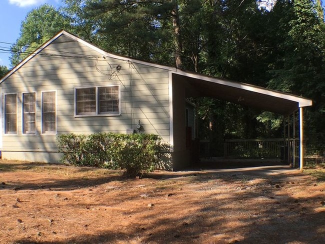 Photo - 227 Goldie Dr SE House