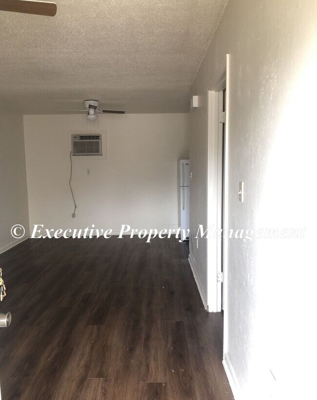 Building Photo - 506 Sunset Ln