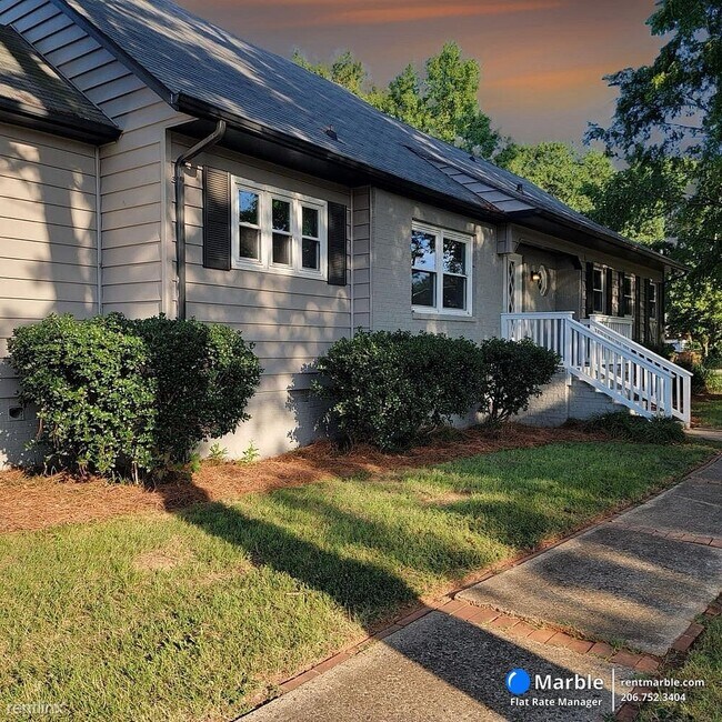 Building Photo - 5 br, 3 bath House - 2000 Oakdale Rd