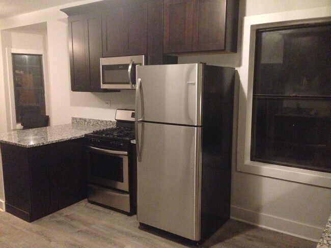 Foto del edificio - 3225 W McLean Ave