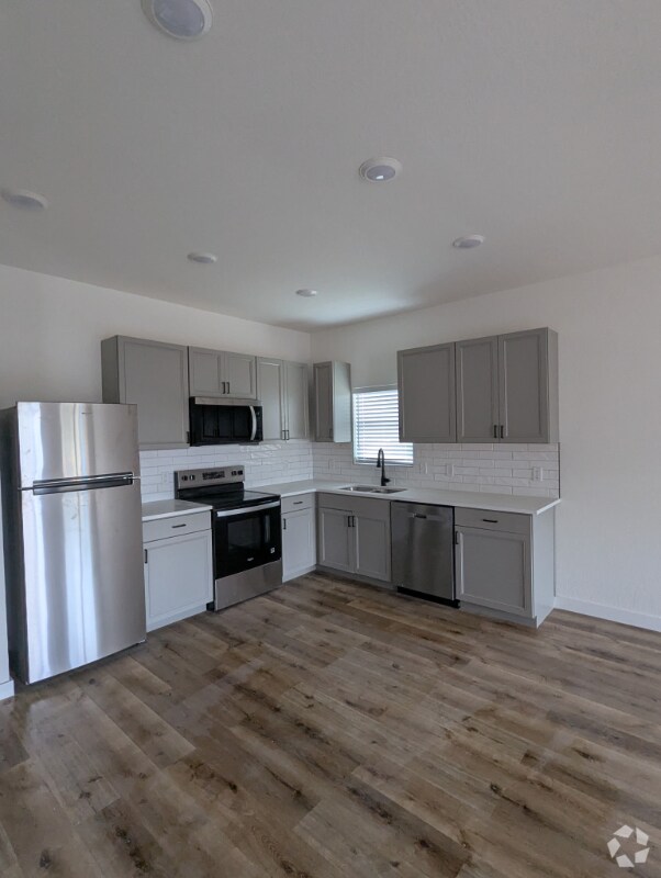 Building Photo - 2105 Vista Encino