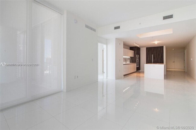 Foto del edificio - 851 NE 1st Ave