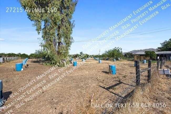 Foto del edificio - 27215 Avenue 140-