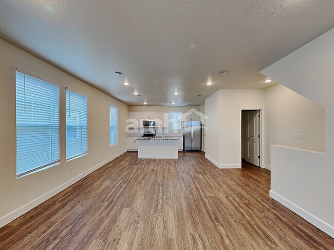 Foto del edificio - 6022 W South Jordan Pky