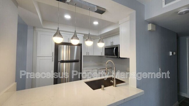 Foto del edificio - 2047 Lakeridge Cir