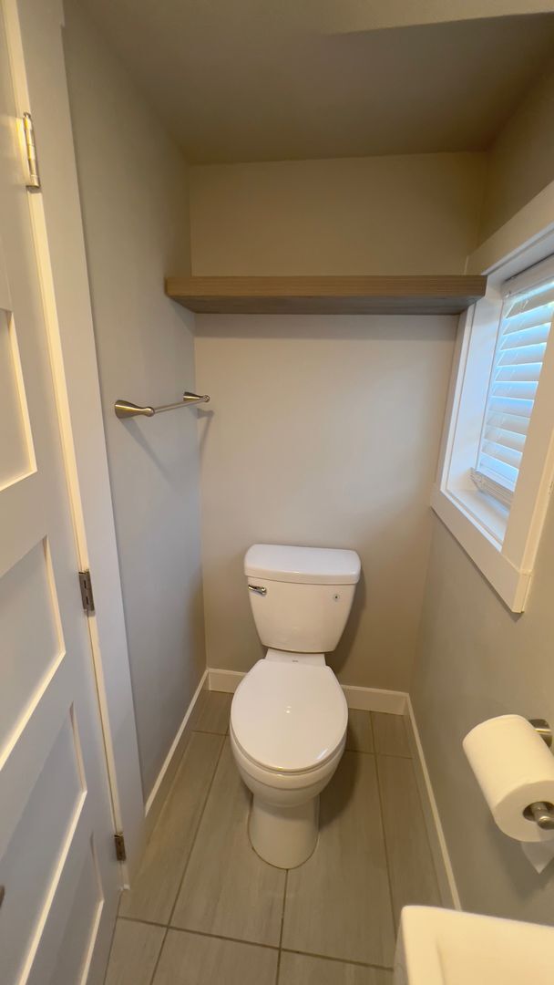 Foto del edificio - 669 W. Marine Dr. 1-3 ~ Stewardship Homes/...