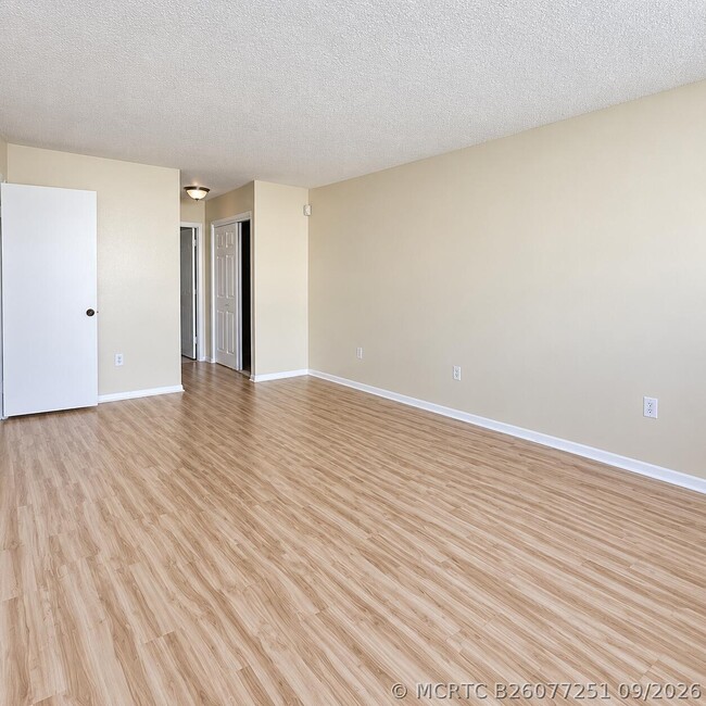 Foto del edificio - 2851 NE 183rd St