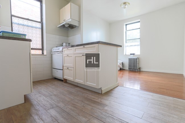 Building Photo - 32-60-60 41st St