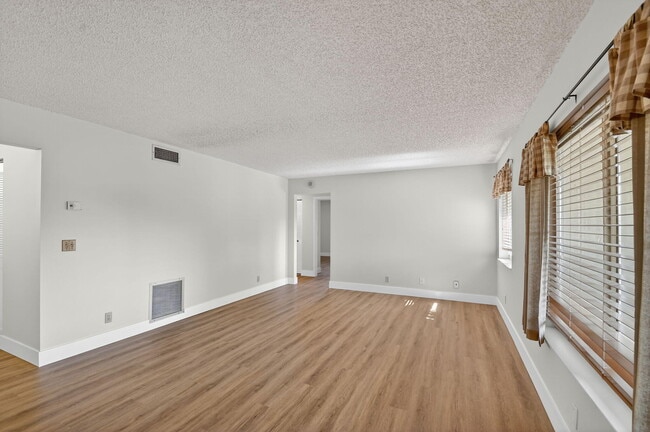 Building Photo - 4996 Sable Pine Cir