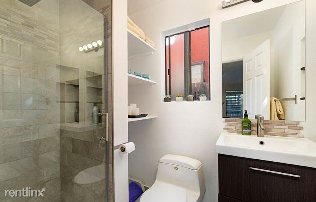 Building Photo - 1 br, 1 bath - 4657 Iowa St Apt 2