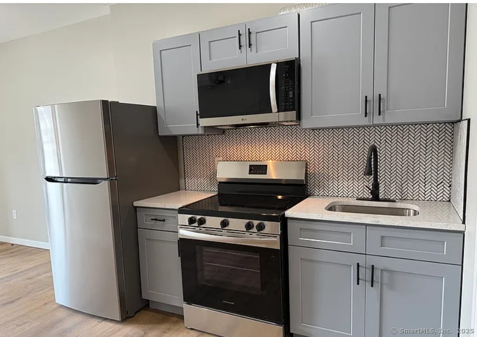 Primary Photo - 61 Field St