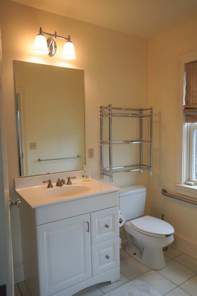 Foto del edificio - 71 Osborne Ave