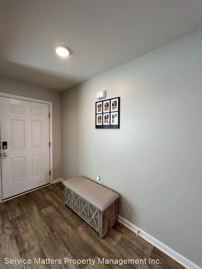 Building Photo - 4 br, 2.5 bath House - 6402 Churchill Cir