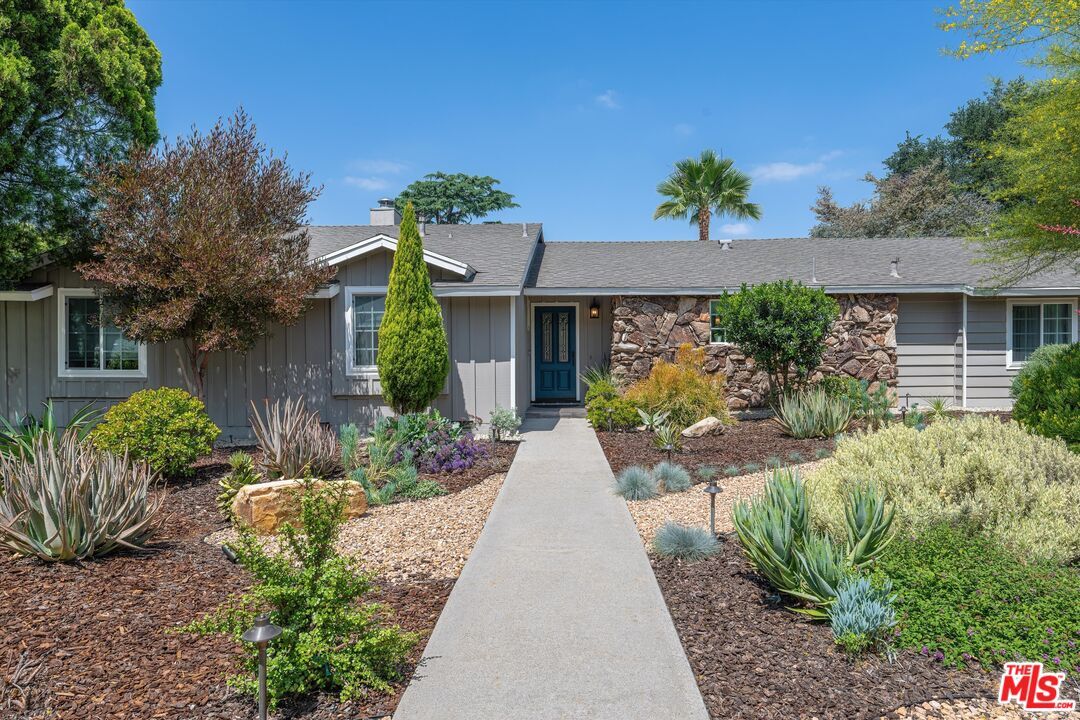 Foto principal - 9231 White Oak Ave