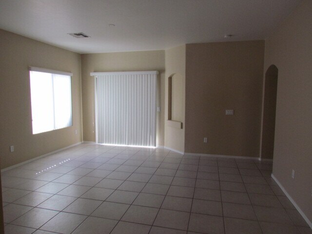 Building Photo - 342 E Camino Rancho Seco