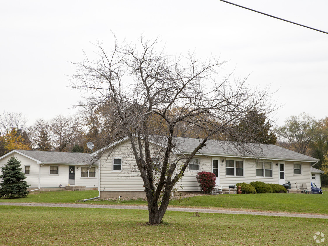 Primary Photo - 122-125 Fauber Ln