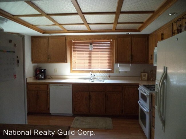 Foto del edificio - 4 br, 2 bath House - 108XX Stutz St NE
