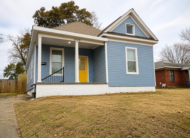 Building Photo - 1045 Ayers St