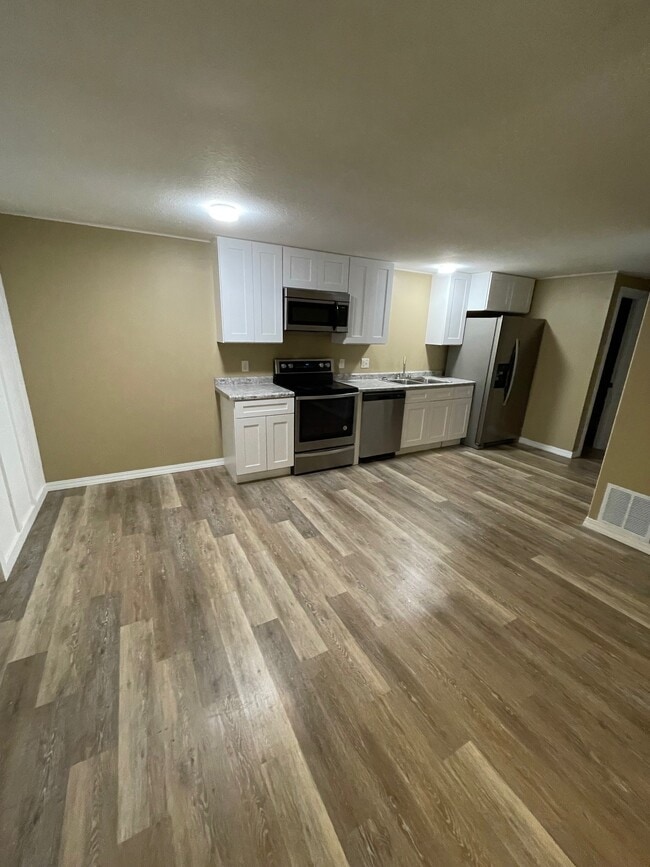 Building Photo - 136 Kimberling City Ctr Ln