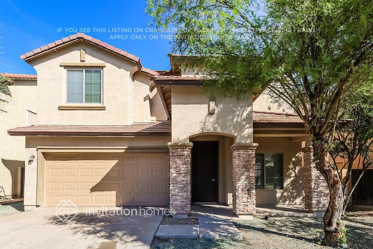 Foto principal - 982 E Corral St