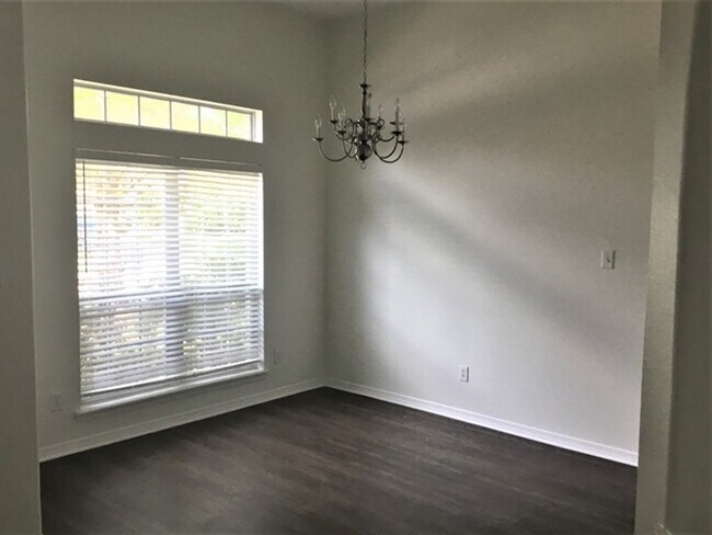 Building Photo - 30622 N Sulphur Creek Dr