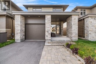 Building Photo - 334 Lysander Pl