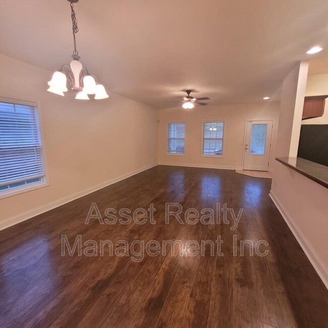 Building Photo - 143 Hatleyberry St