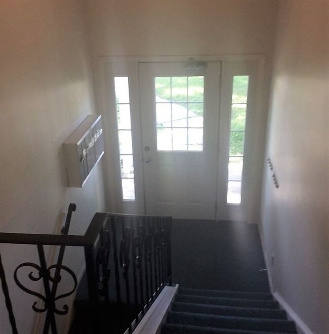 Building Photo - SUBLEASE AVAILABLE NOW - Sublease PROMO