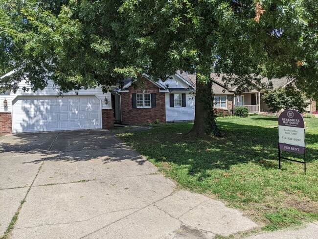Building Photo - 3 Bedroom 2 Bathroom Home In Amber Woods E...