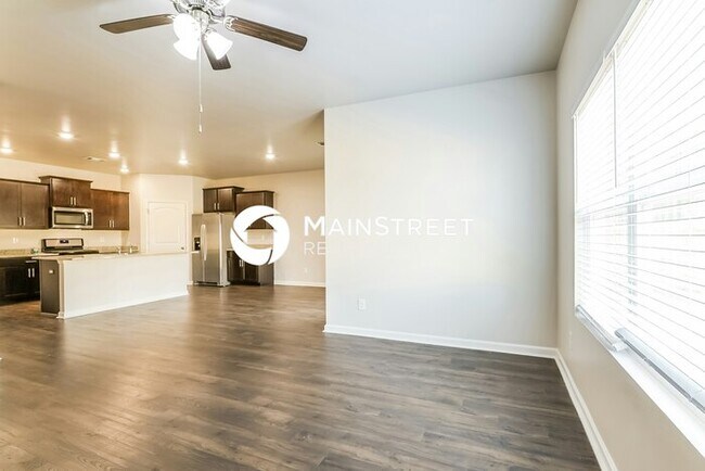 Building Photo - 4 Bedroom Pet-Friendly Home in CHELSEA, AL with Main Street Renewal