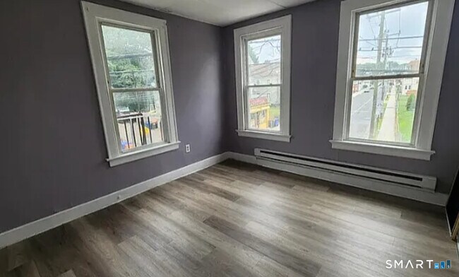 Foto del edificio - 136 Windsor Ave