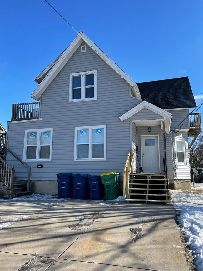 Building Photo - 1209 Harvey St